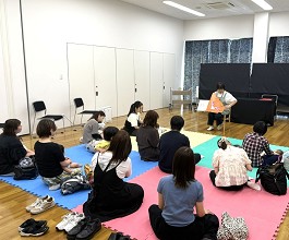 中央館「えほんのへや」の様子