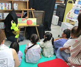 大江分館「鬼のおしゃべりおはなし会」の様子