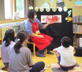 夜久野分館「おはなしのへや」の様子
