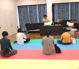 中央館「おはなしのひろば」の様子