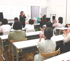 中央館「ボランティア養成入門講座実践編」の様子