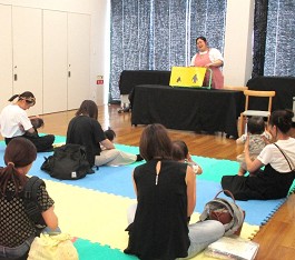 中央館「えほんのへや」の様子