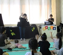大江分館「夏のおはなし会スペシャル」の様子