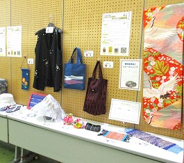 中央館「ごみの減量化・資源化」の展示の様子