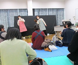 中央館「えほんのへや」の様子