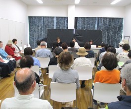 中央館「朗読会」の様子