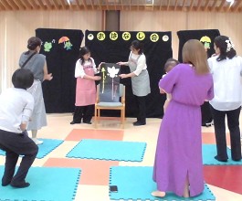 夜久野分館「おはなし会」の様子